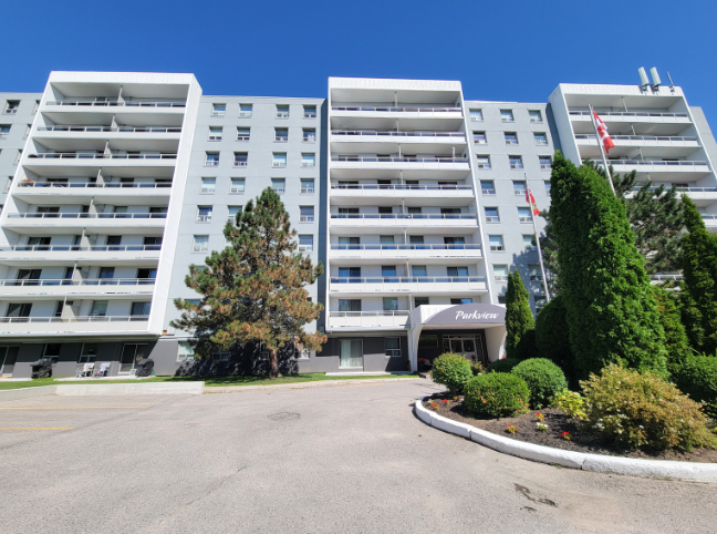 Parkview Apartments exterior on King Street in Midland, Ontario